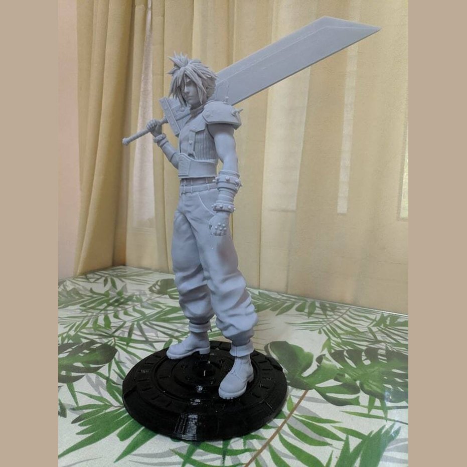Final Fantasy Cloud strife resin statue with 3 different swords 1/6 scale 30cm