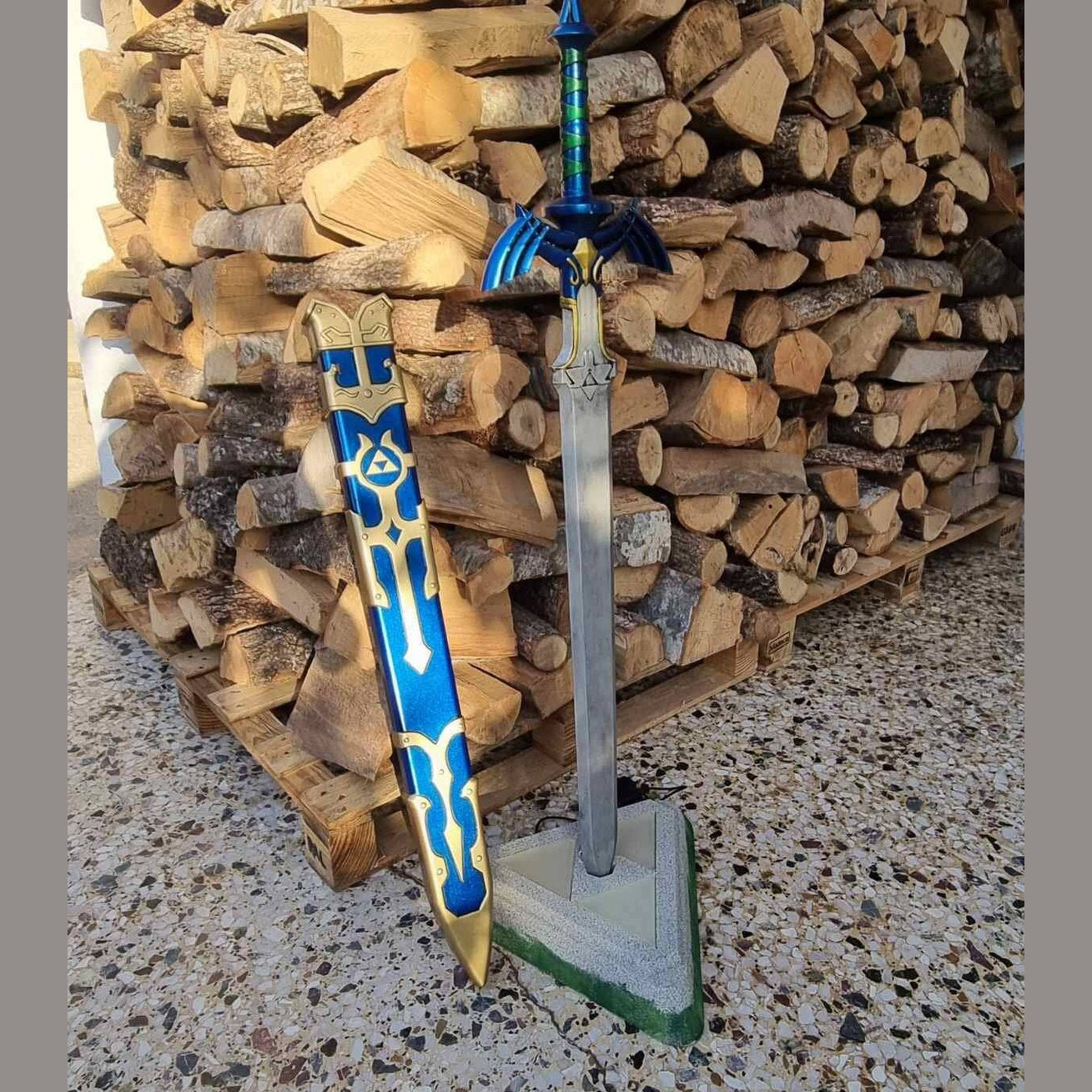 Zelda Master Sword with Scabbard and Pedestal fan made lifesize replica 110cm