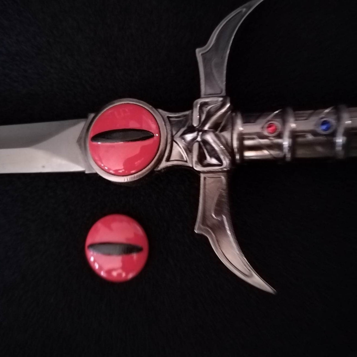 Thundercats Metallic version of sword of omens, crossguard upgrade. EMBLEMS ONLY