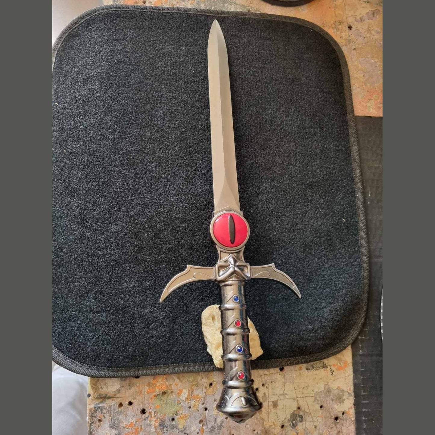 Thundercats Metallic version of sword of omens, crossguard upgrade. EMBLEMS ONLY