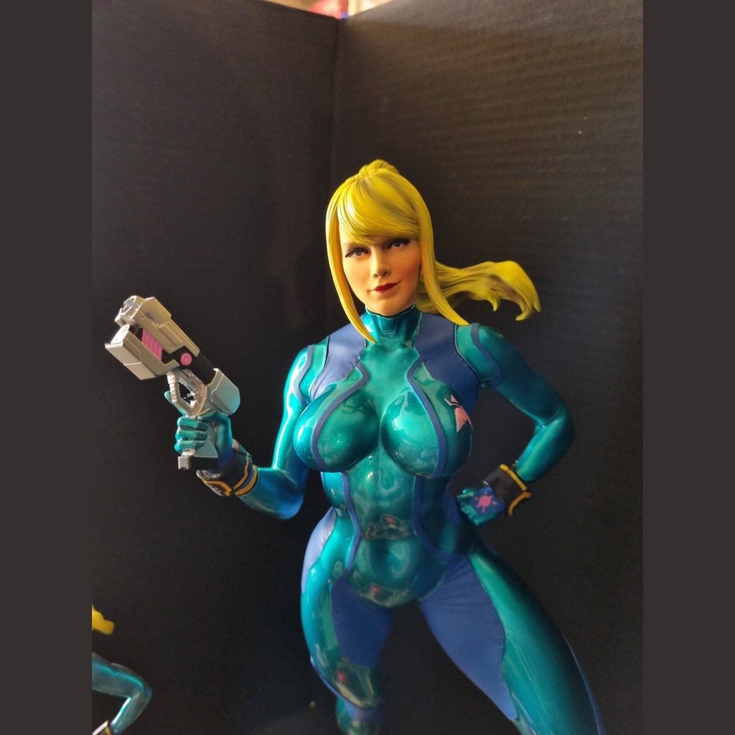 Samus Aran Metroid zero suit statue 1/8 and 1/4 fully painted
