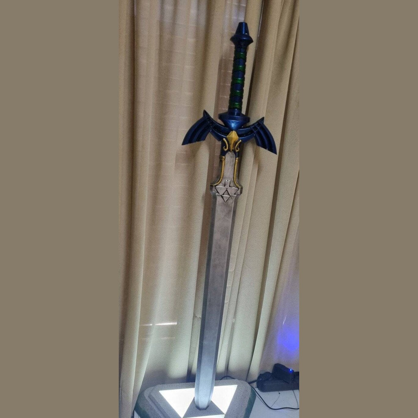 Zelda Master Sword with Scabbard and Pedestal fan made lifesize replica 110cm