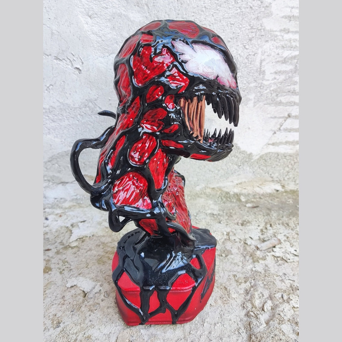 Carnage bust 22cm resin 3D printed fully painted or Diy kit