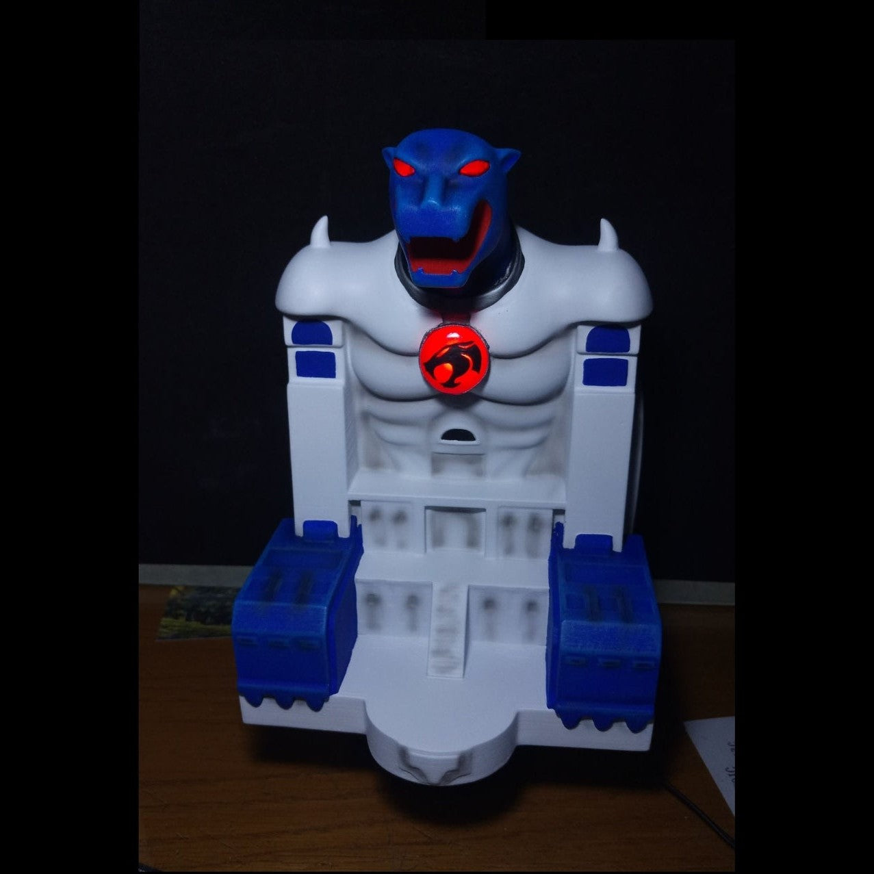 Thundercats Cats Lair HQ Light-Up Display Replica