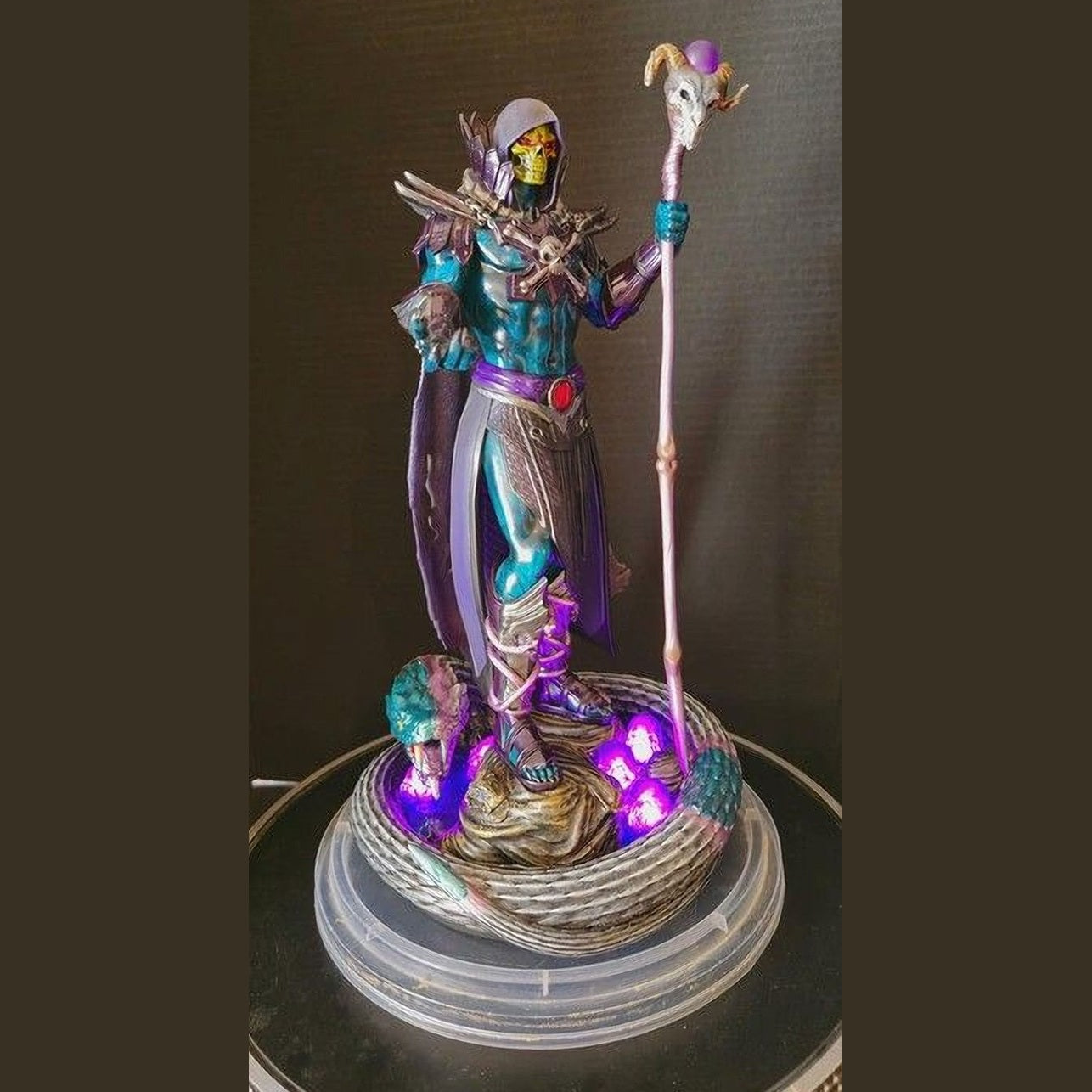 Skeletor Light-Up Statue 1:6 Resin - LED Base & Smoke FX