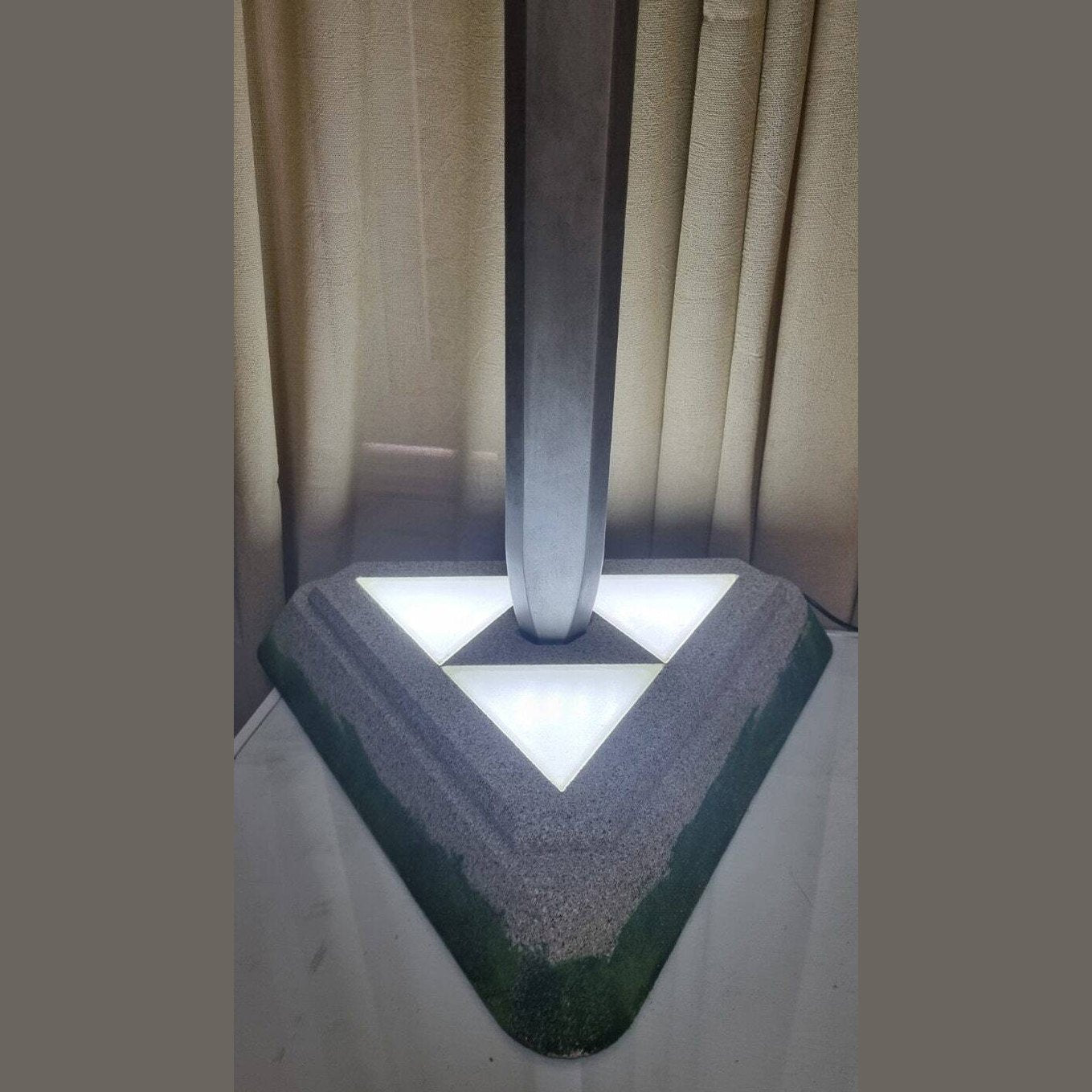 Zelda Master Sword 110cm Replica + Scabbard & Pedestal