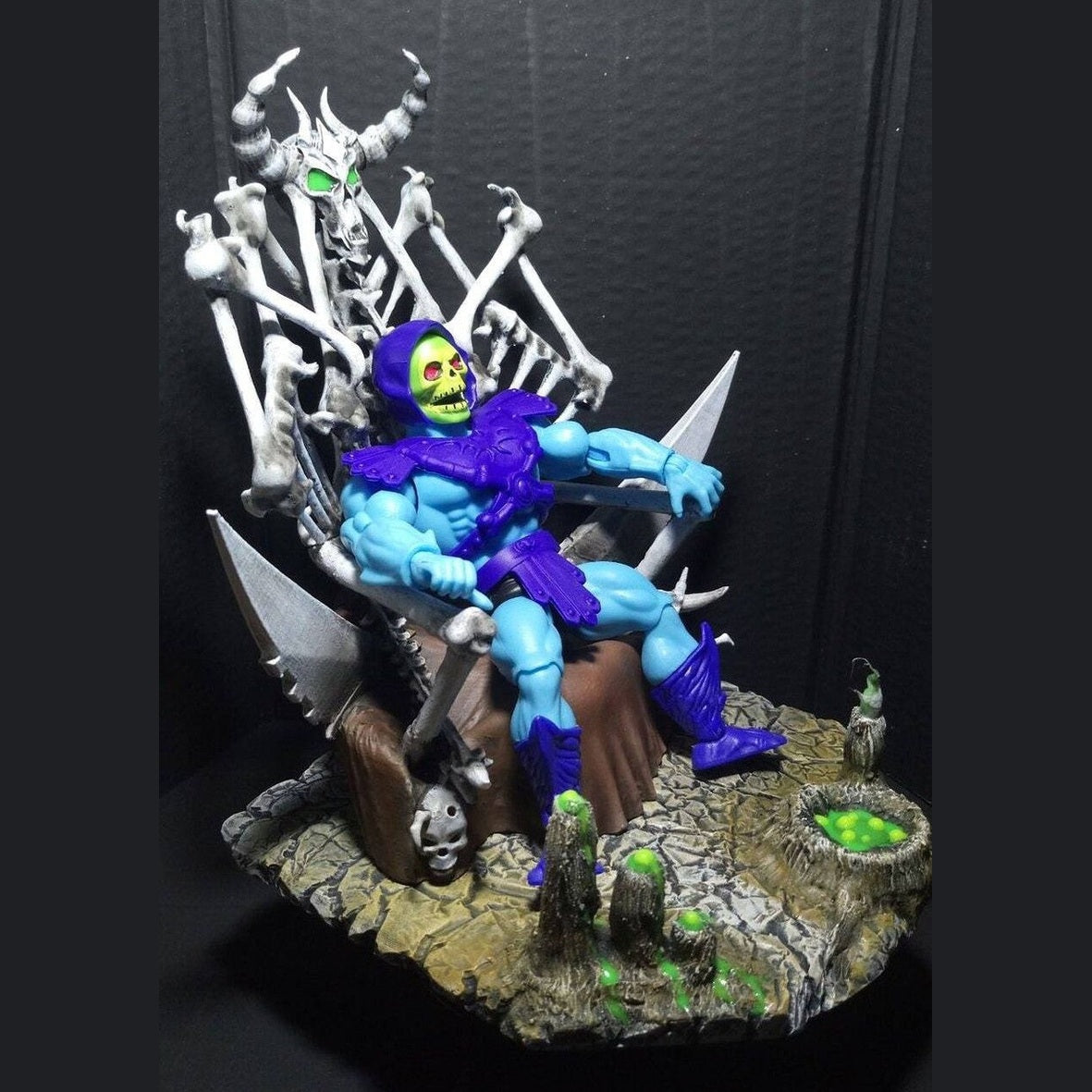 Skeletor Throne Glow-in-Dark MOTU Display - Polystone Base