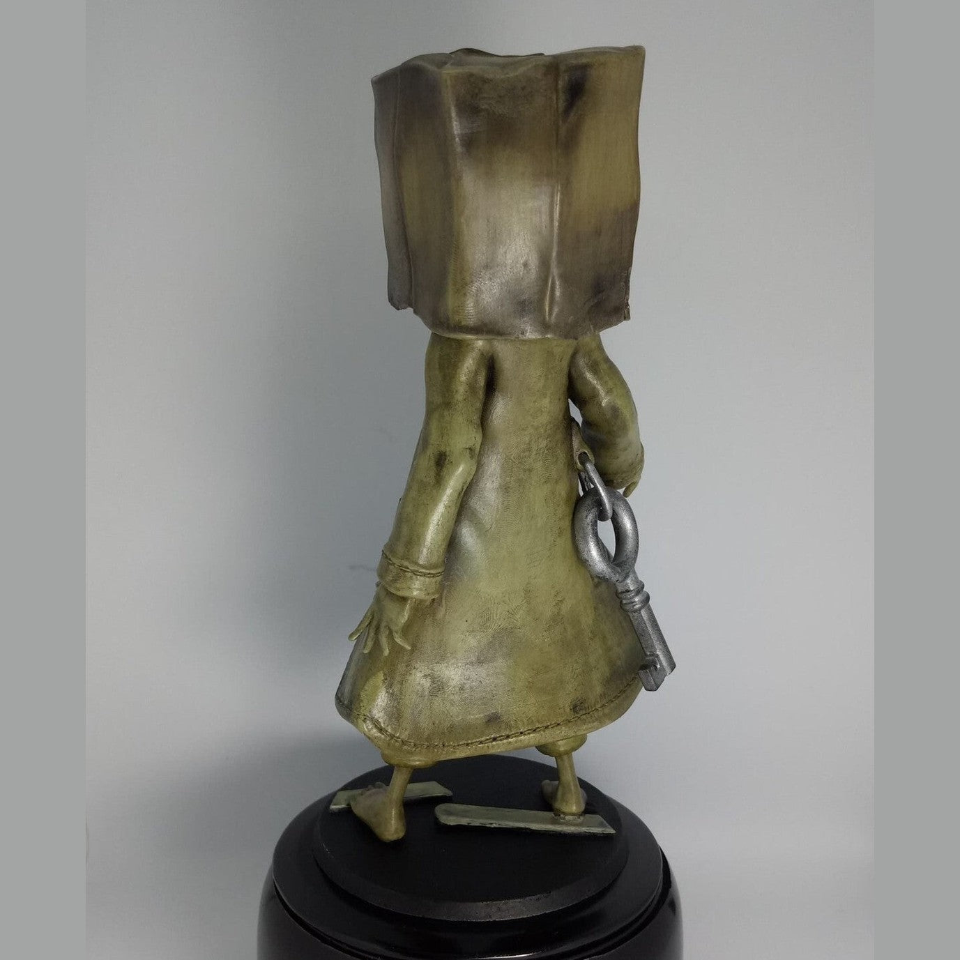 Little Nightmares 2 Mono Resin Figure 14cm - Painted/Kit