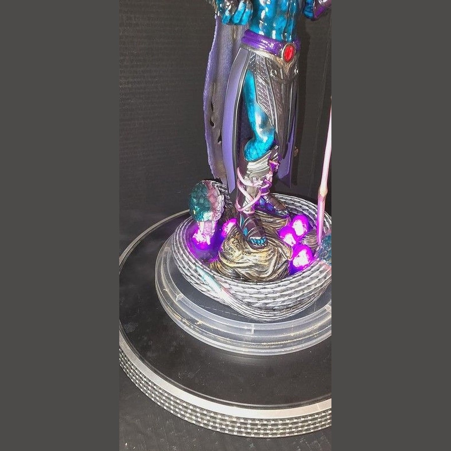 Skeletor Light-Up Statue 1:6 Resin - LED Base & Smoke FX