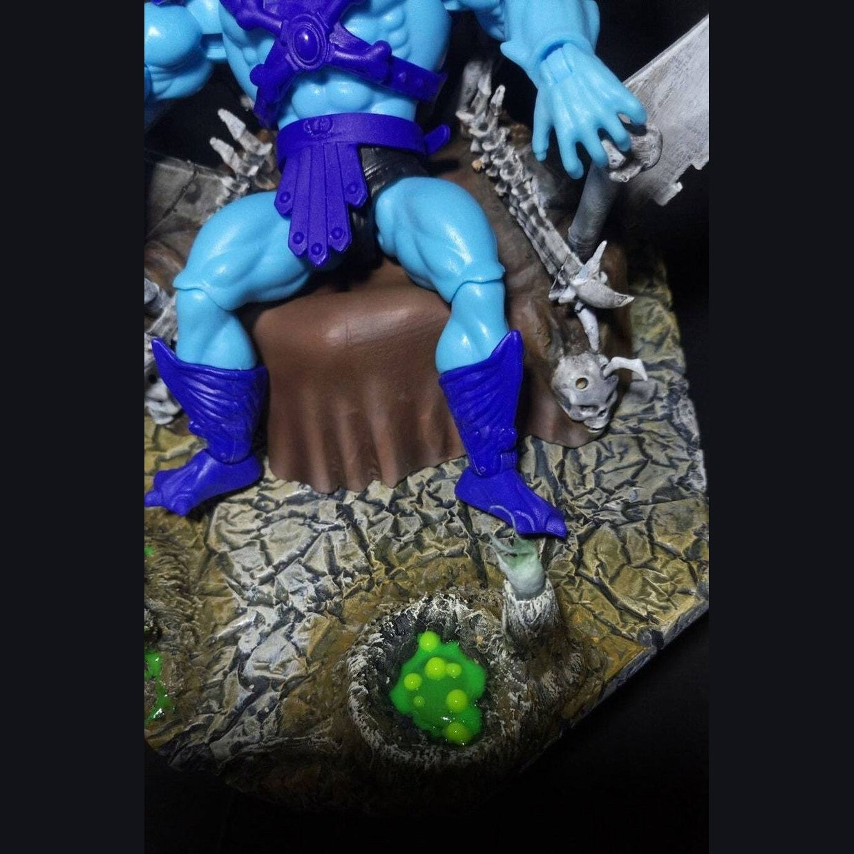 Skeletor Throne Glow-in-Dark MOTU Display - Polystone Base