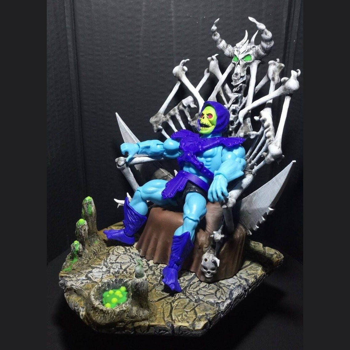 Skeletor Throne Glow-in-Dark MOTU Display - Polystone Base