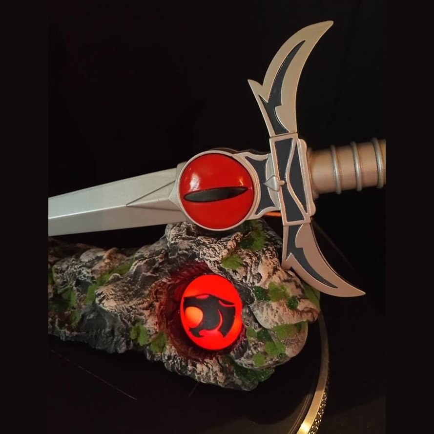 Thundercats Sword of Omens Light-Up Dagger 42cm Replica