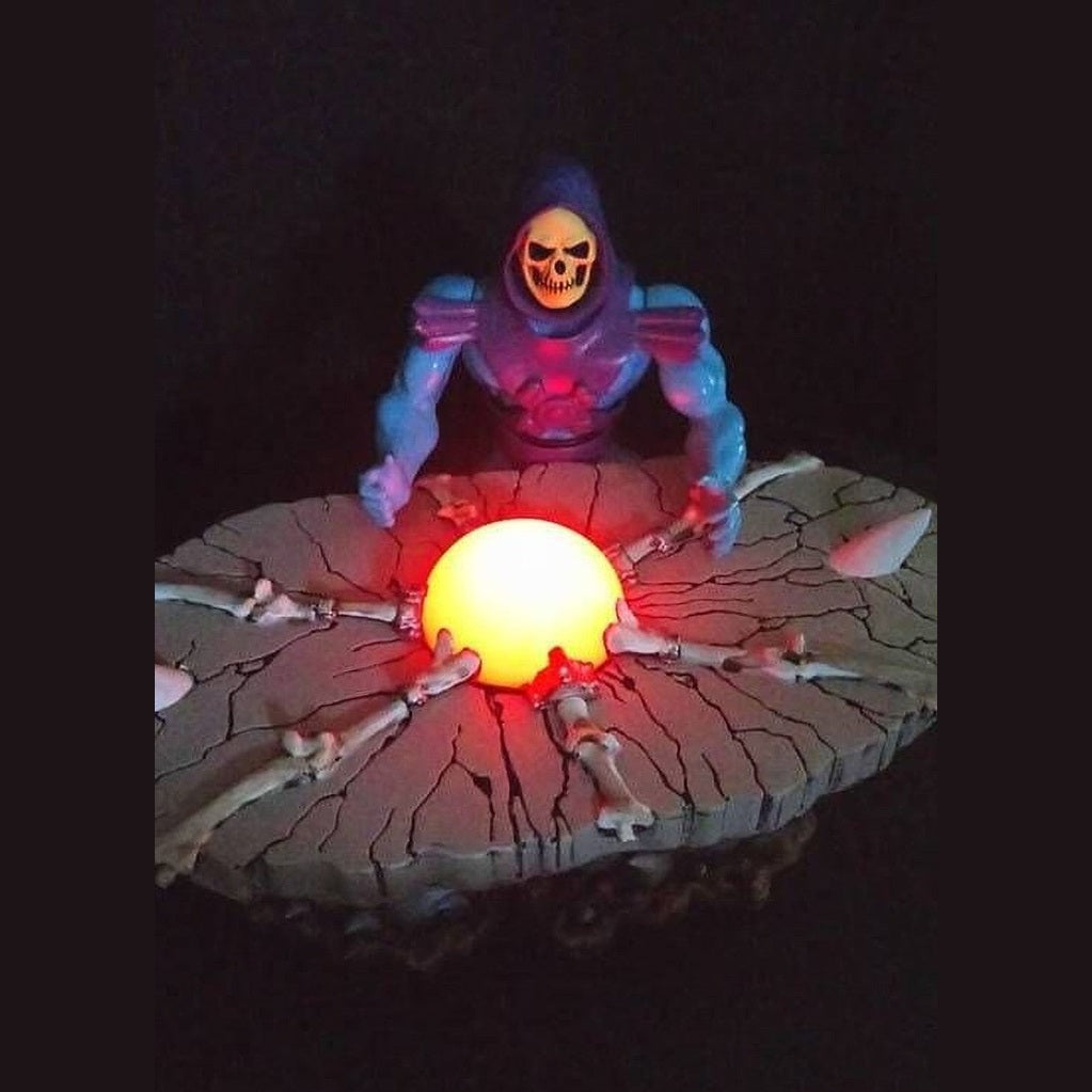 MOTU Skeletor Table LED Orb - Snake Mountain Diorama
