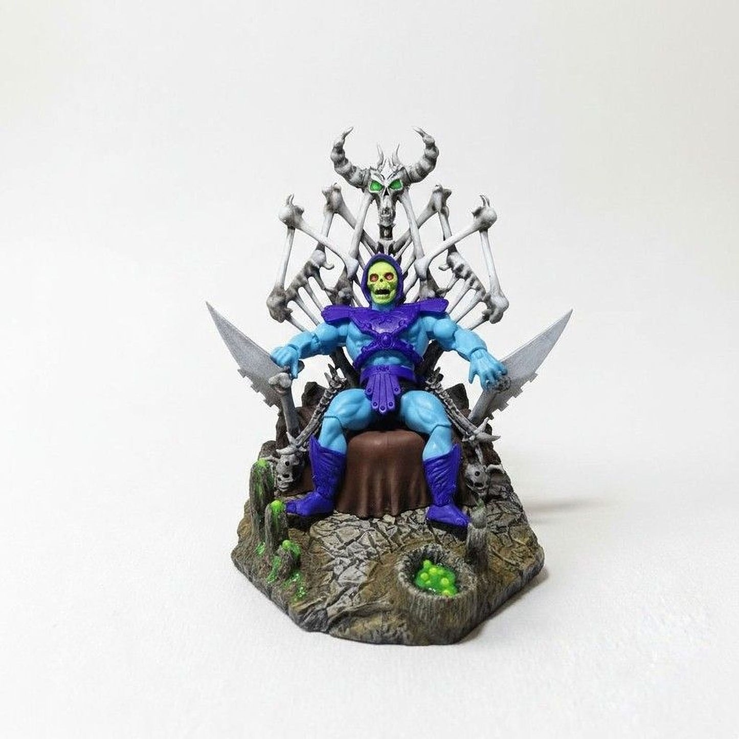 Skeletor Throne Glow-in-Dark MOTU Display - Polystone Base