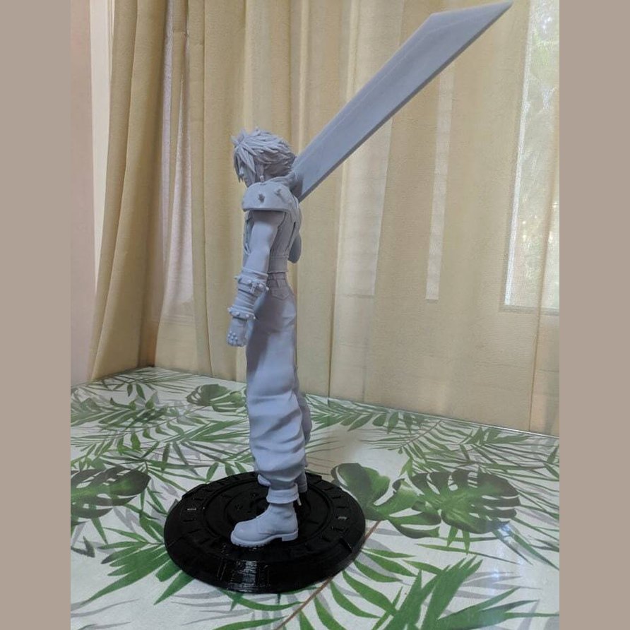 Final Fantasy Cloud strife resin statue with 3 different swords 1/6 scale 30cm