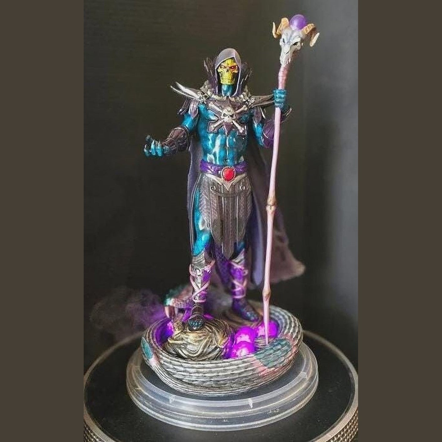 Skeletor Light-Up Statue 1:6 Resin - LED Base & Smoke FX