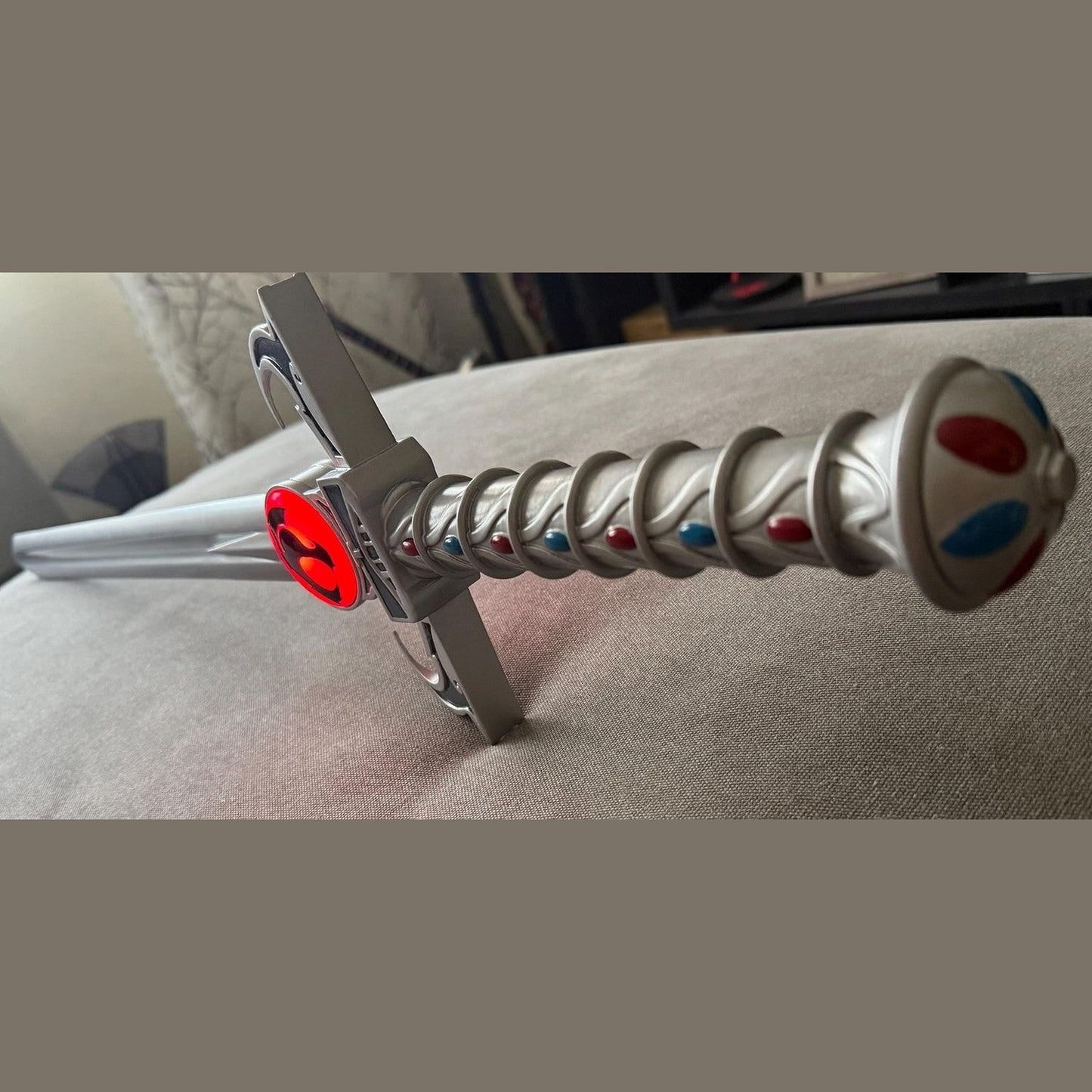Thundercats Sword of Omens Light-Up 91cm Replica