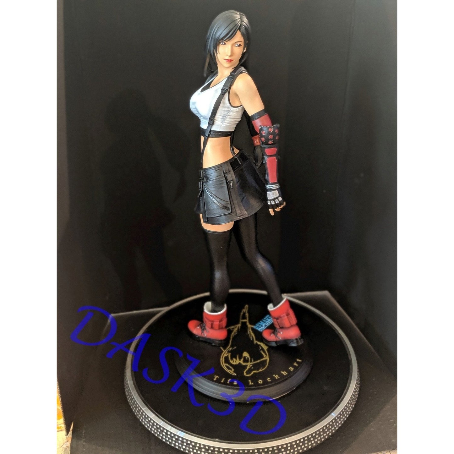 Tifa Lockhart Final Fantasy resin statue commision 1/16, 1/8, 1/4 scale fully painted