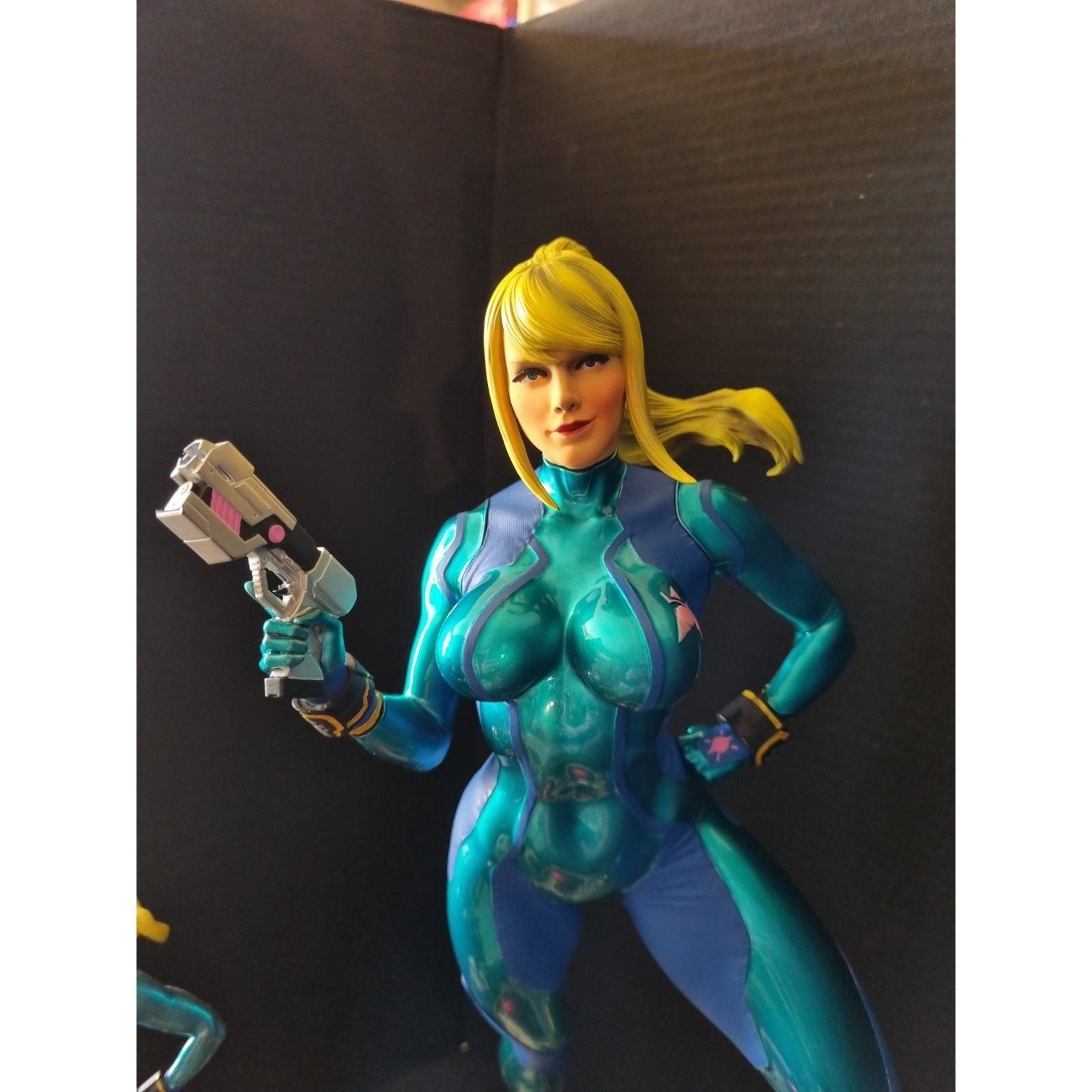 Samus Aran Metroid zero suit statue 1/8 and 1/4 fully painted