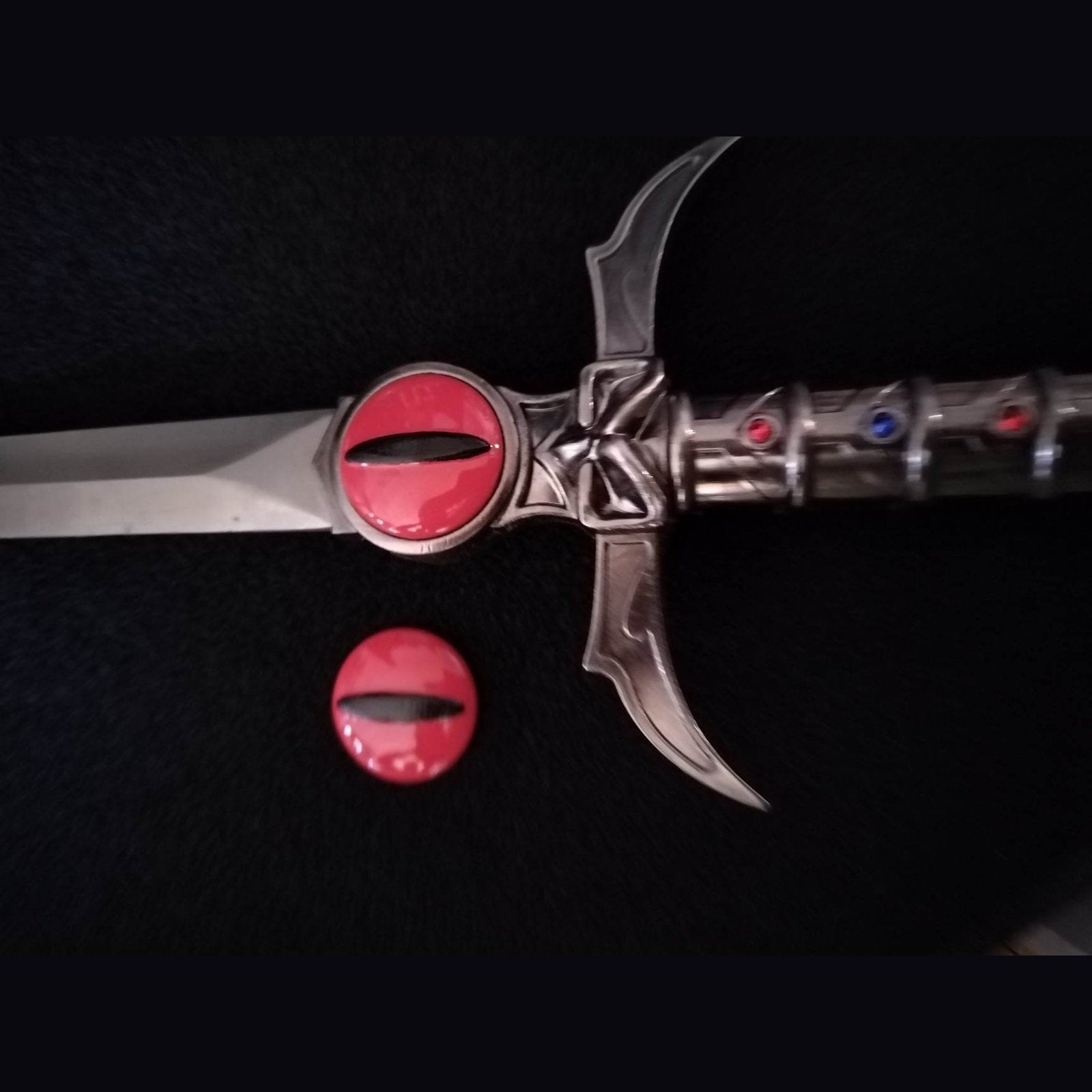 Thundercats Metallic version of sword of omens, crossguard upgrade. EMBLEMS ONLY